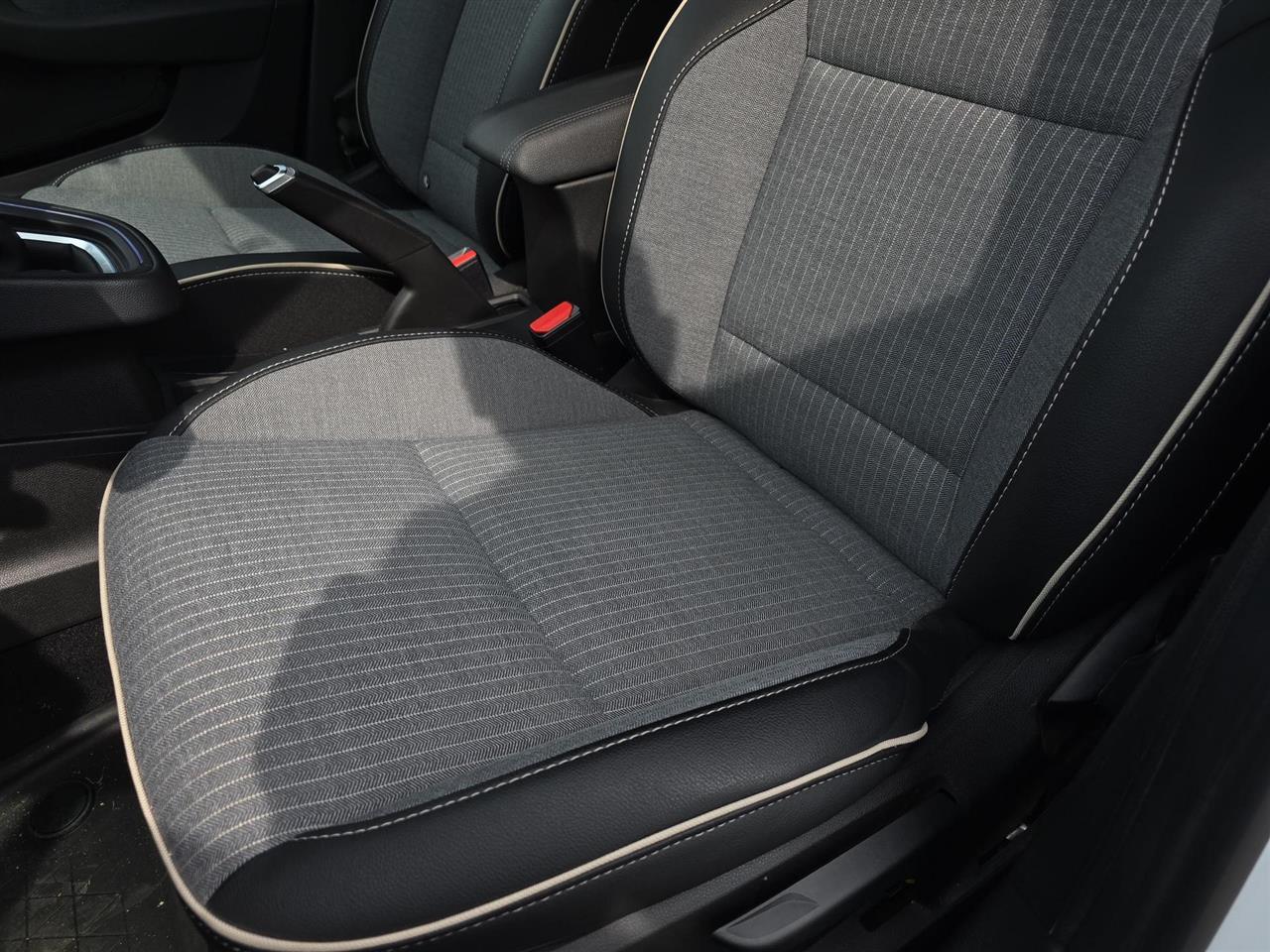 Renault CLIO Clio 1.0 TCe Techno 2024