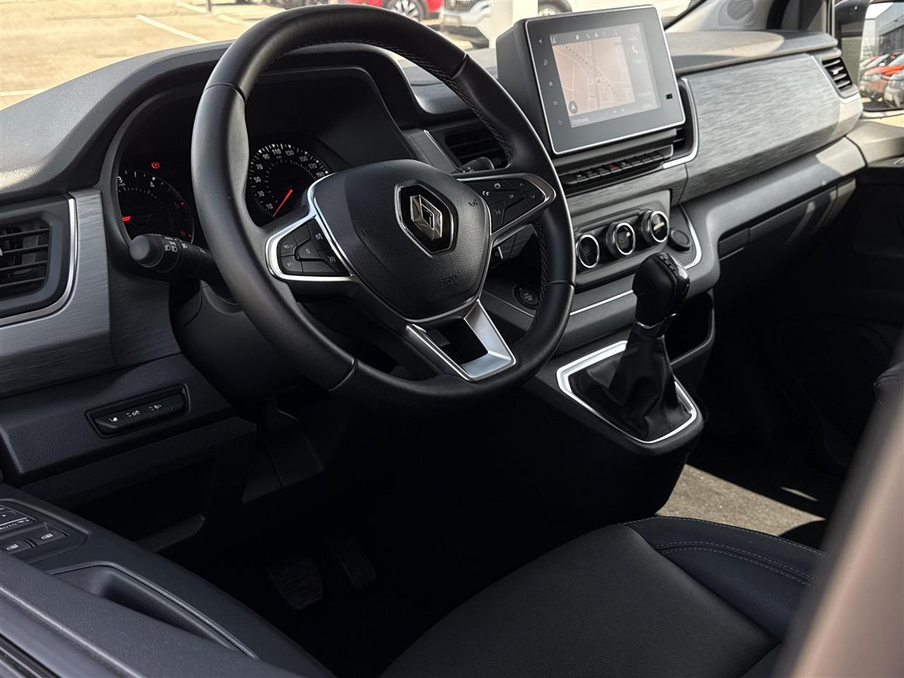 Renault TRAFIC SPACECLASS Trafic Grand SpaceClass 2.0 dCi EDC 2023