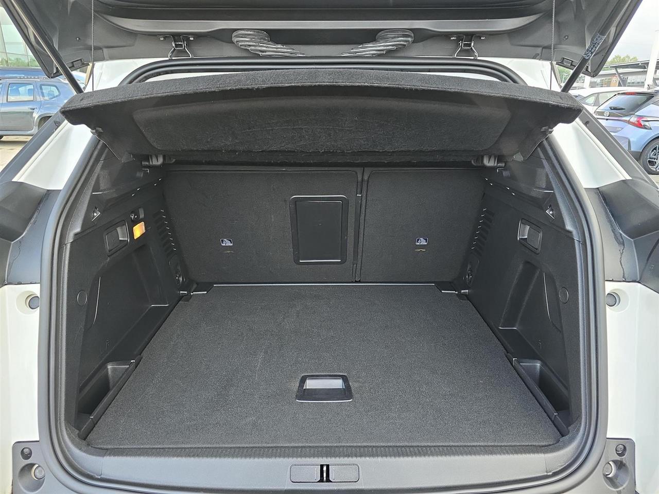 Peugeot 3008 3008 1.5 BlueHDi Active S&S EAT8 2021