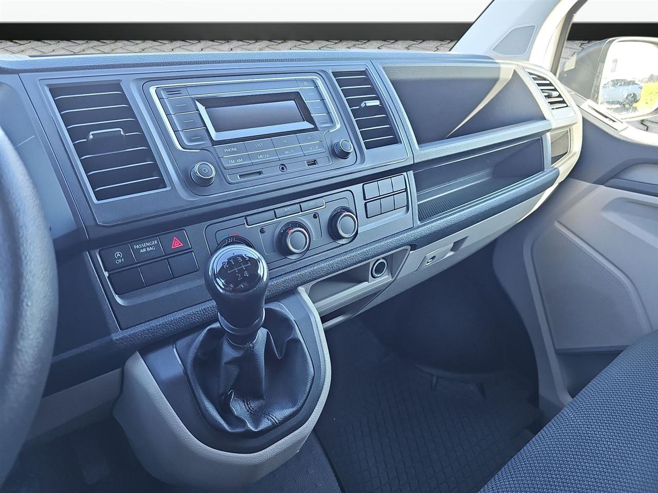 Volkswagen TRANSPORTER Transporter T6 TDI L2H1 2017