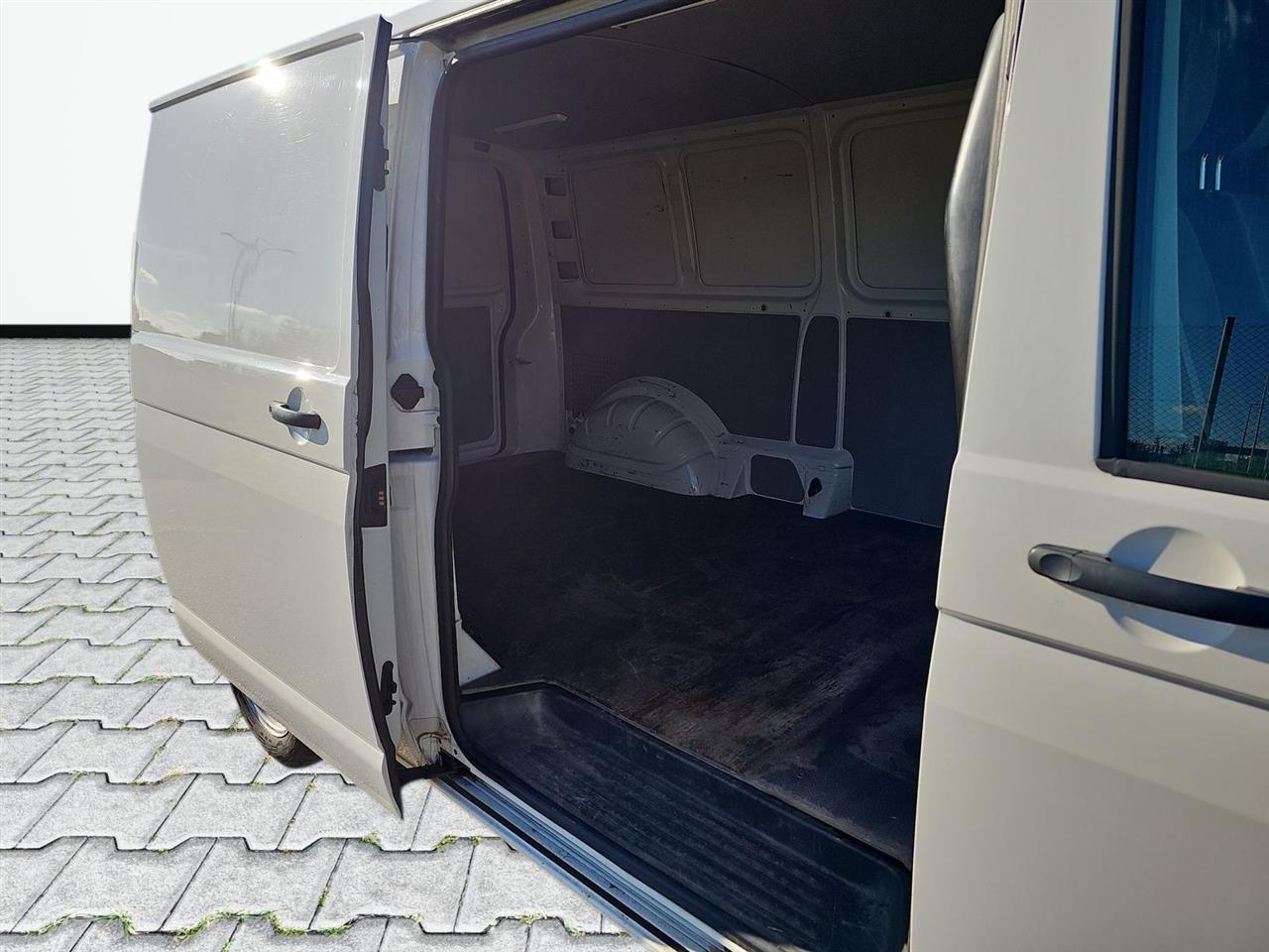 Volkswagen TRANSPORTER Transporter T6 TDI L2H1 2017