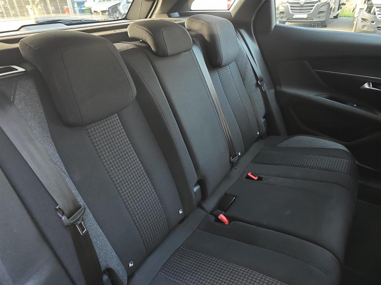 Peugeot 3008 3008 1.5 BlueHDi Active Pack S&S 2022