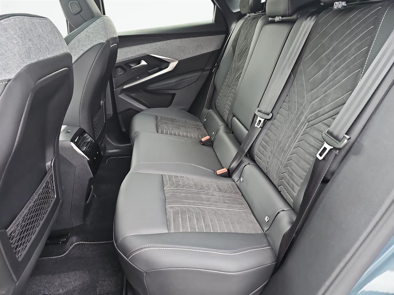 Peugeot 3008 3008 1.2 PureTech mHEV GT e-DCS6 2025