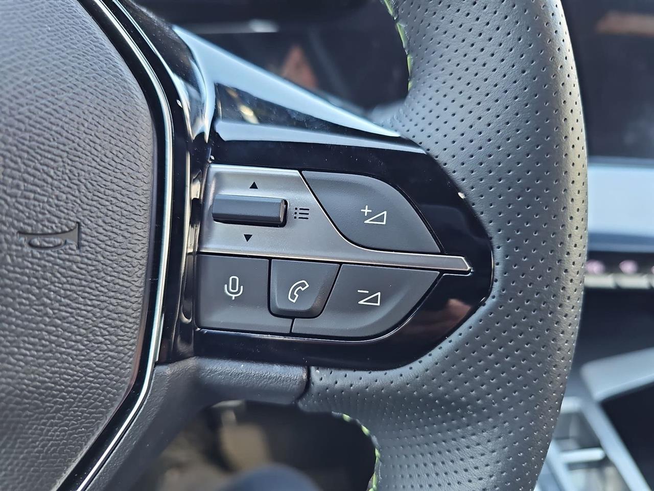 Peugeot 408 408 1.6 Plug-In Hybrid 225 GT EAT8 2024
