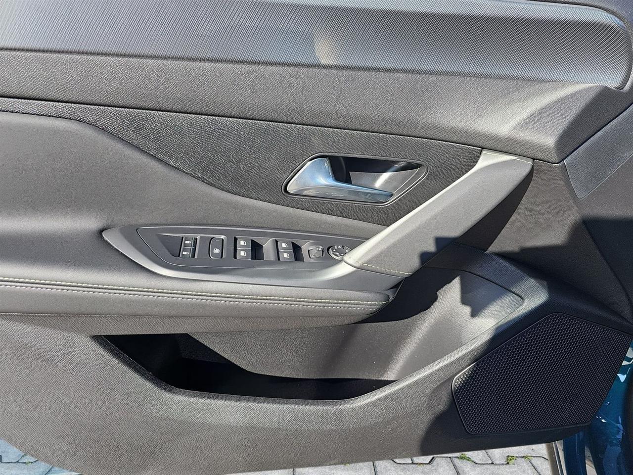 Peugeot 408 408 1.6 Plug-In Hybrid 225 GT EAT8 2024