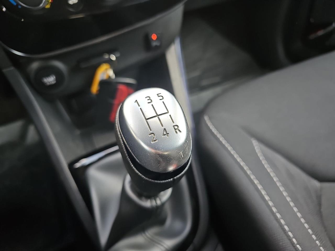 Renault CLIO Clio 0.9 Energy TCe Limited 2018 2020