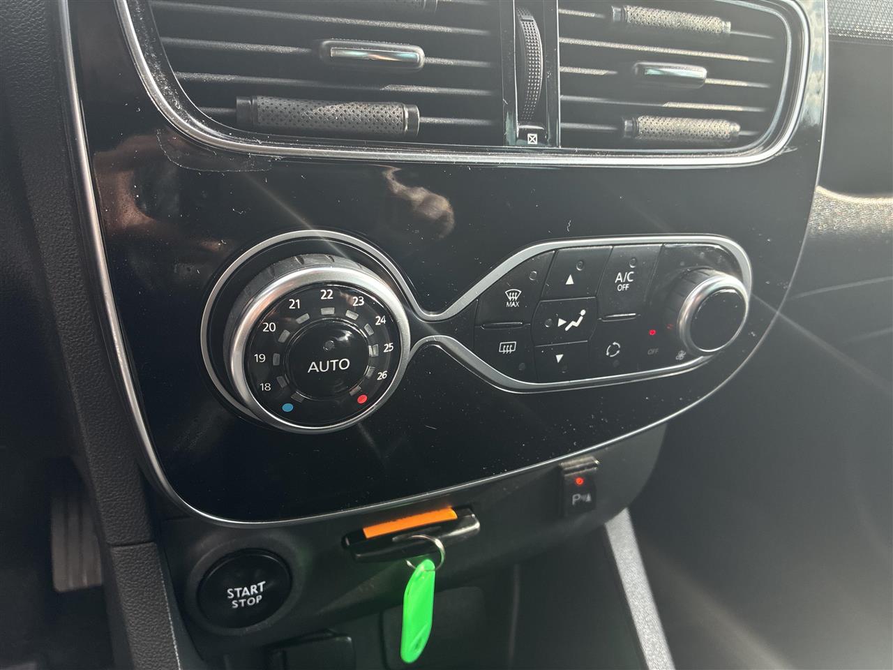 Renault CLIO Clio 1.2 16V Limited 2017