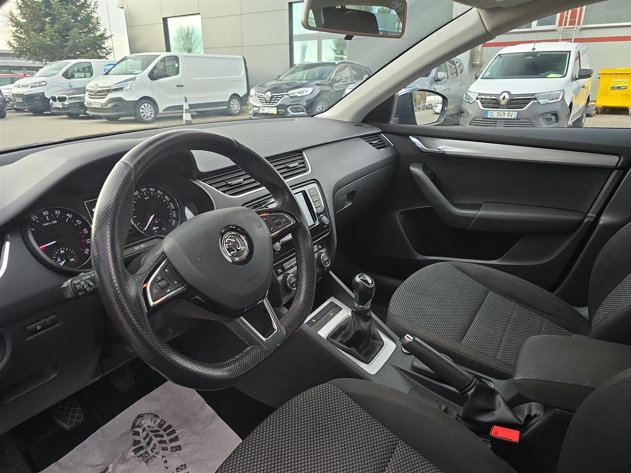 Skoda OCTAVIA Octavia 1.6 TDI Ambition 2016