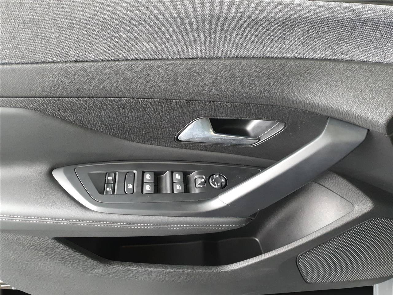 Peugeot 408 408 1.2 PureTech Allure Pack S&S EAT8 2024