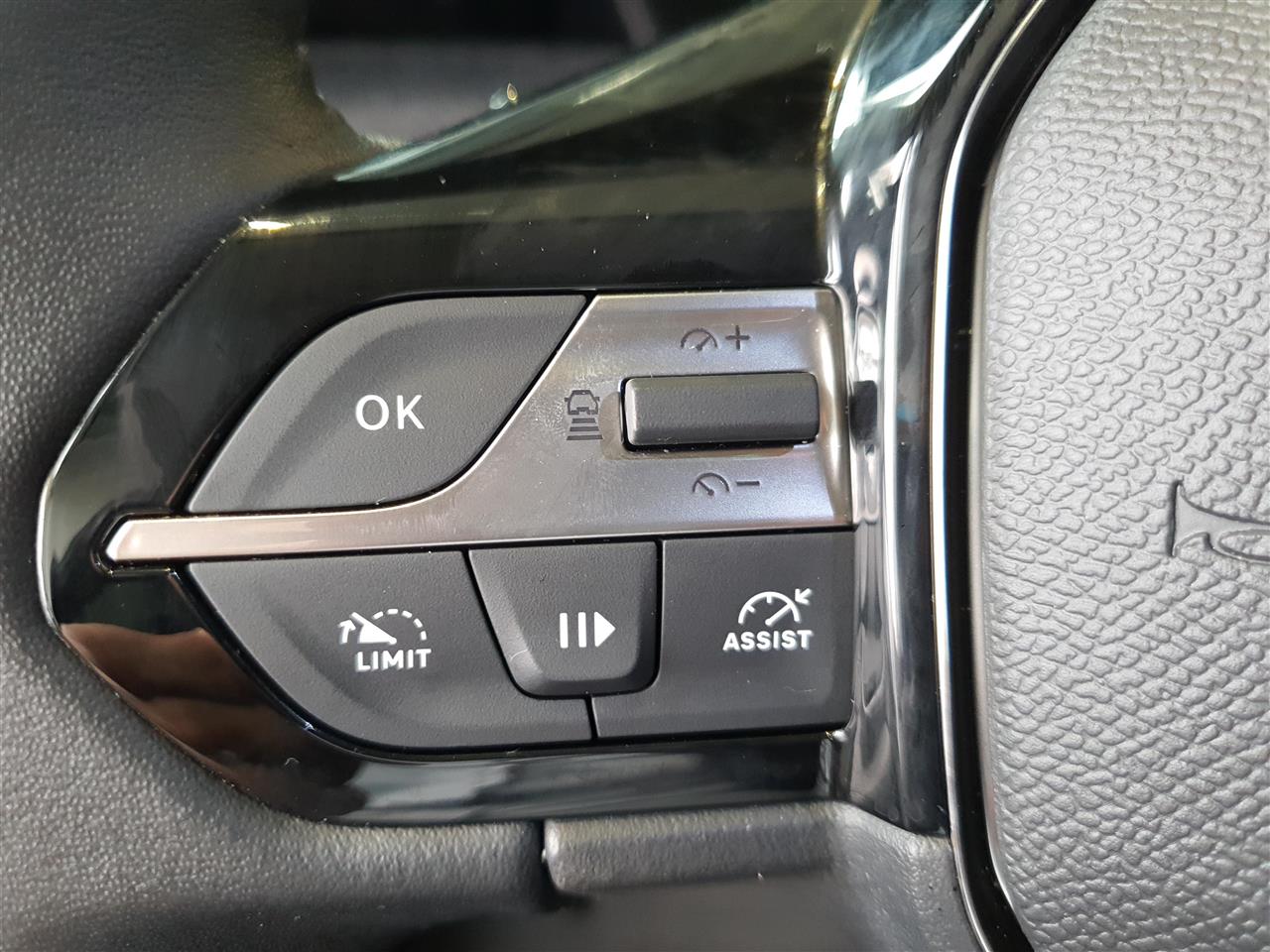 Peugeot 408 408 1.2 PureTech Allure Pack S&S EAT8 2024
