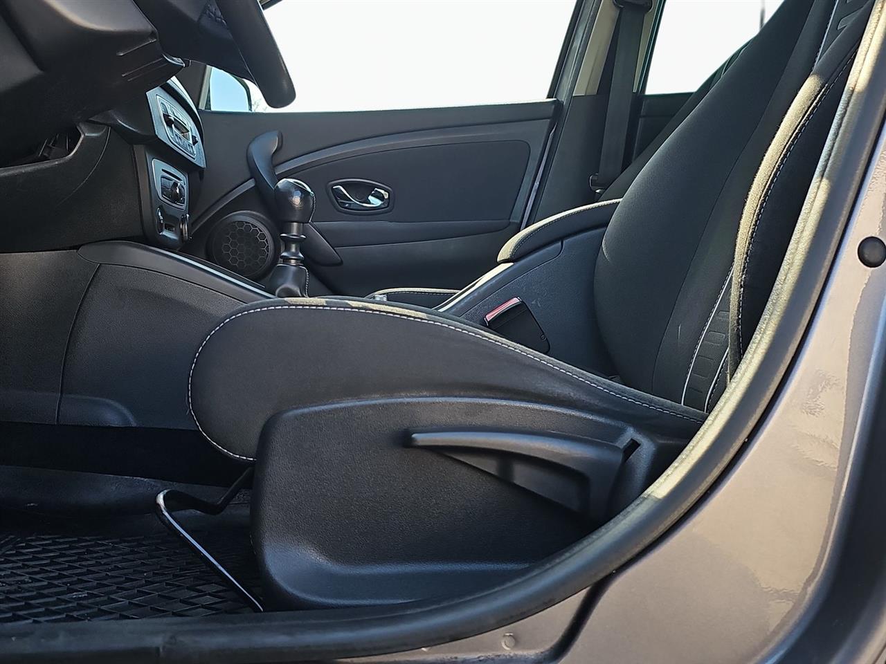 Renault MEGANE Megane 1.2 16V TCE Energy Dynamique 2013