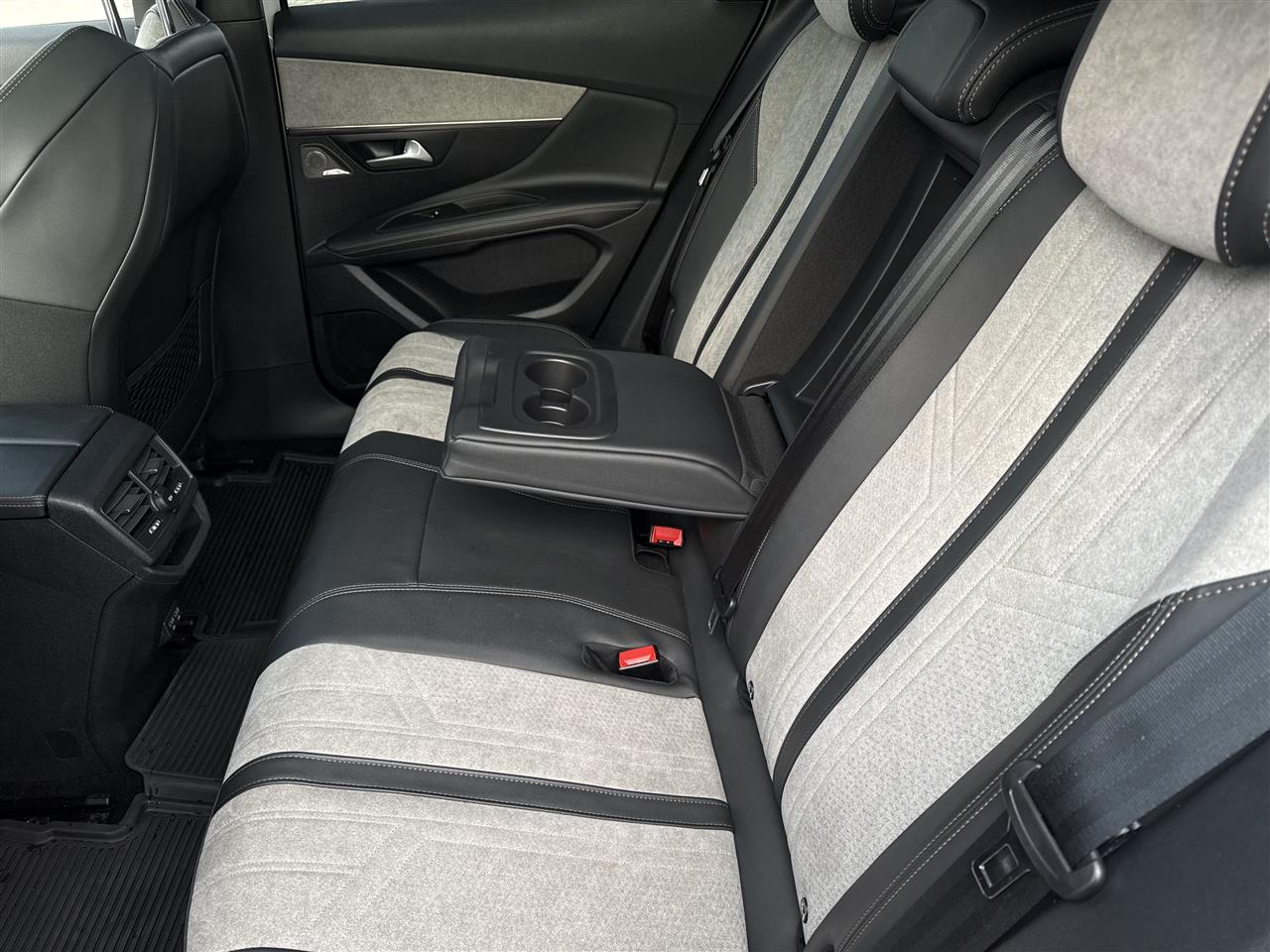 Peugeot 3008 3008 1.6 PureTech Hybrid4 PHEV GT Pack S&S EAT8 2020