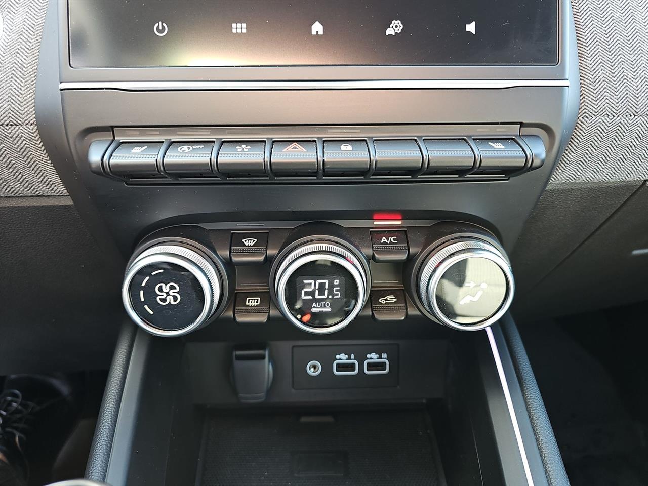 Renault CLIO Clio 1.0 TCe Techno LPG 2025