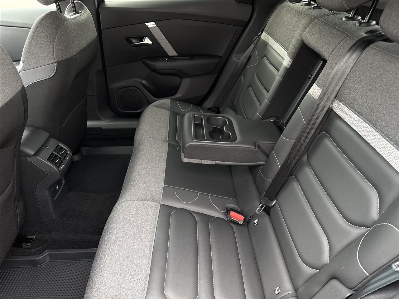 Citroen C4 C4 1.2 PureTech Shine S&S EAT8 2021