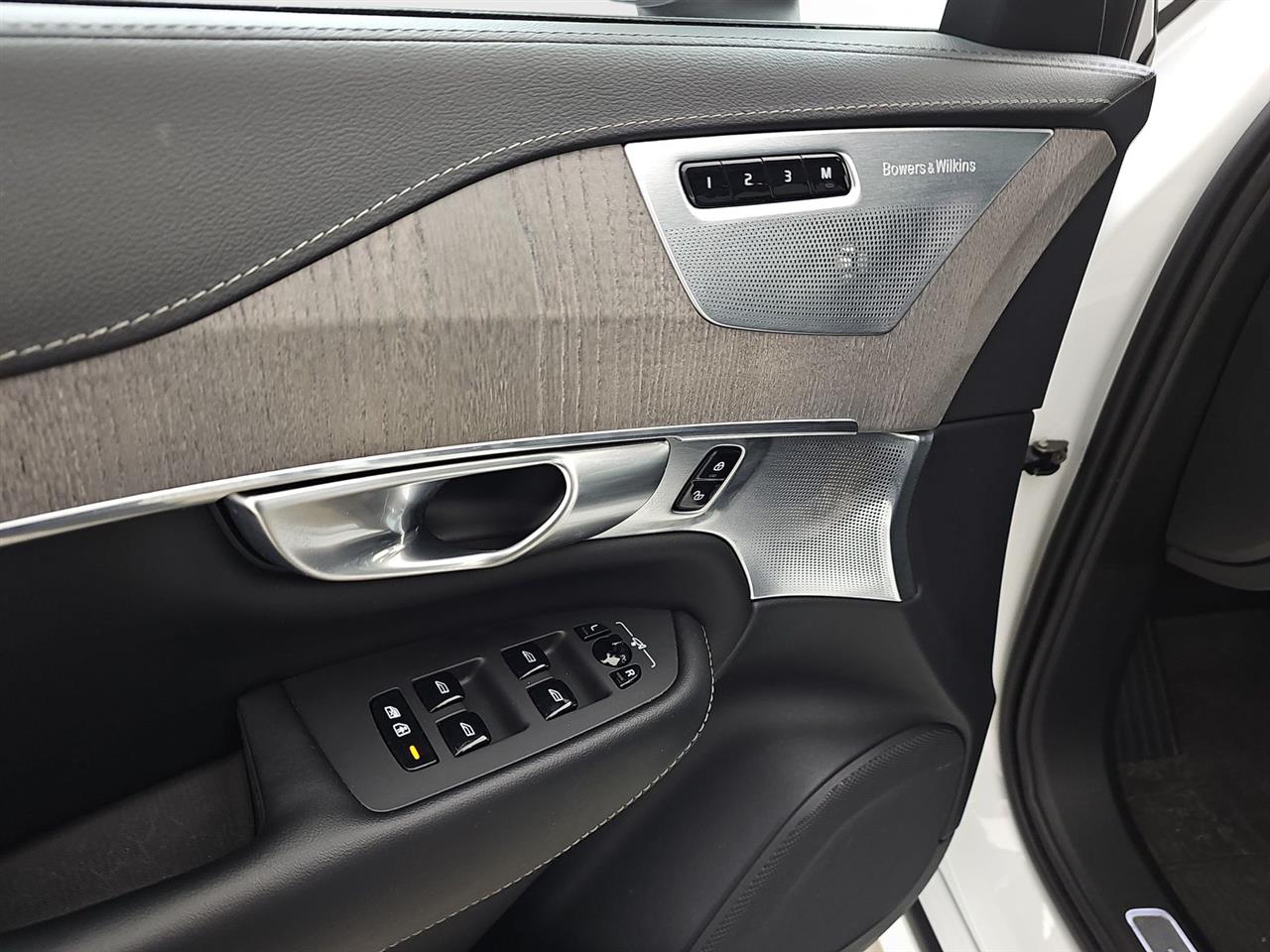 Volvo XC90 XC90 T8 AWD Plug-In Hybrid Ultimate Dark 7os aut 2023