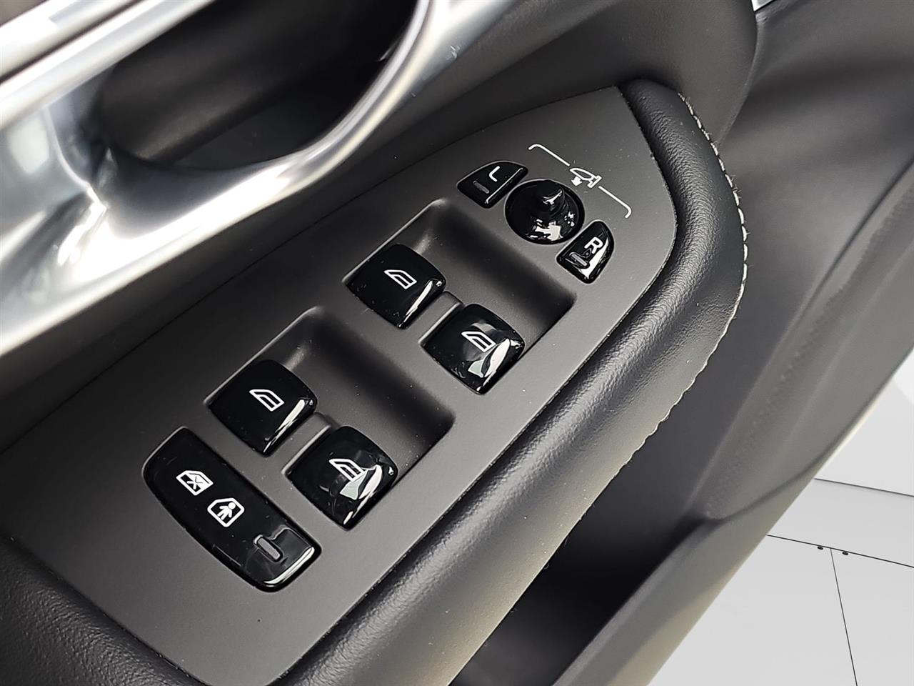 Volvo XC90 XC90 T8 AWD Plug-In Hybrid Ultimate Dark 7os aut 2023