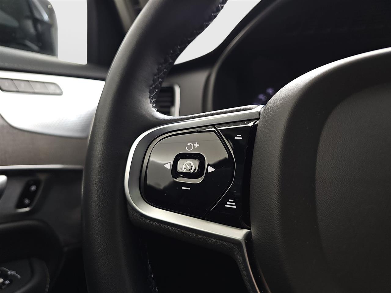 Volvo XC90 XC90 T8 AWD Plug-In Hybrid Ultimate Dark 7os aut 2023