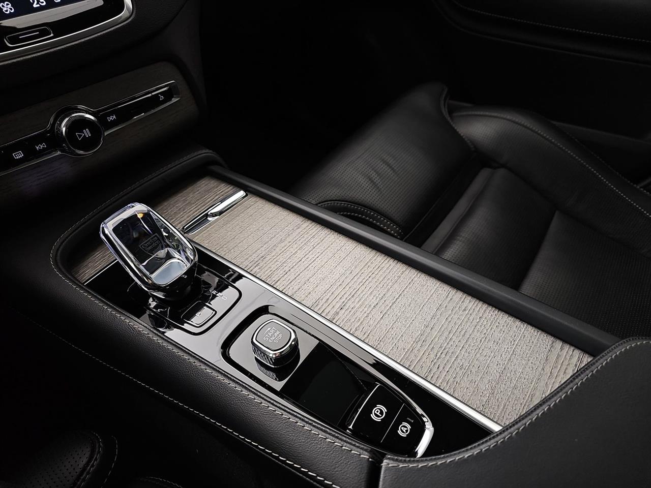 Volvo XC90 XC90 T8 AWD Plug-In Hybrid Ultimate Dark 7os aut 2023