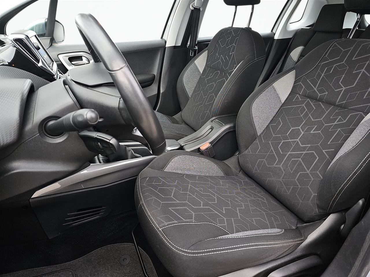 Peugeot 2008 2008 1.2 Pure Tech Active S&S 2016