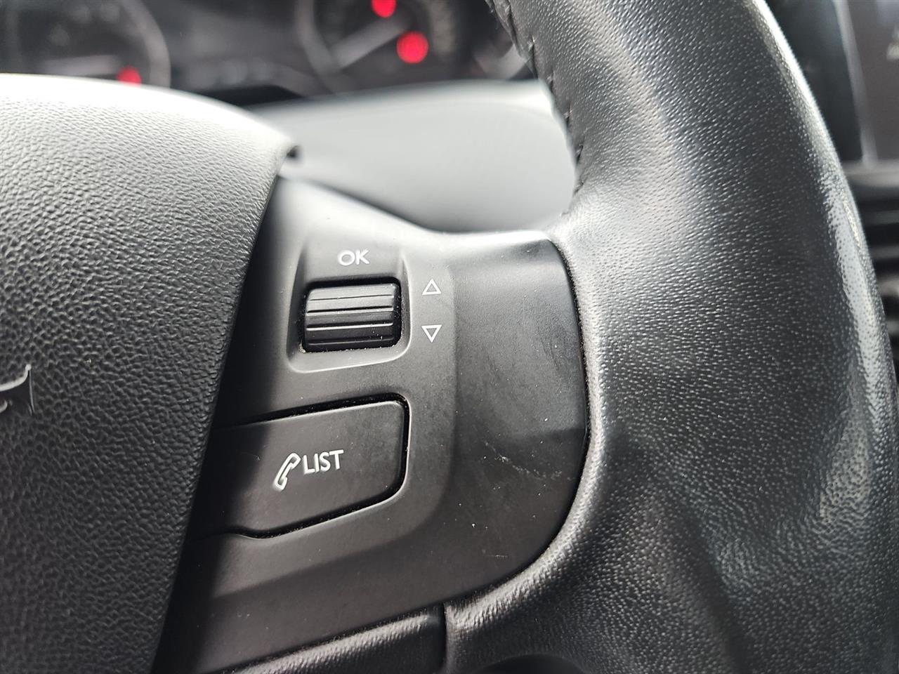 Peugeot 2008 2008 1.2 Pure Tech Active S&S 2016