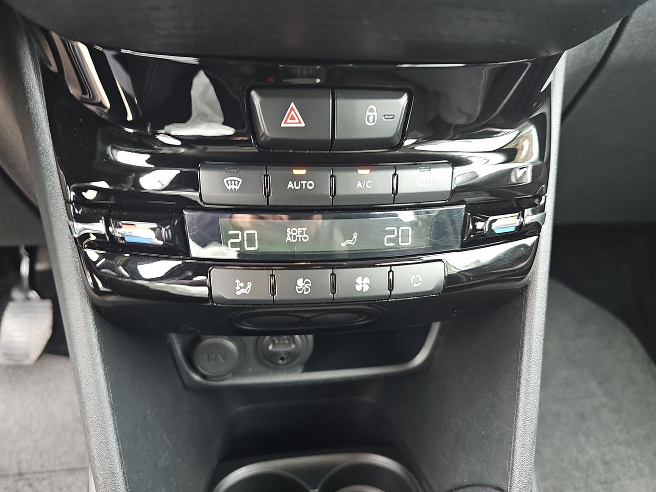 Peugeot 2008 2008 1.2 Pure Tech Active S&S 2016