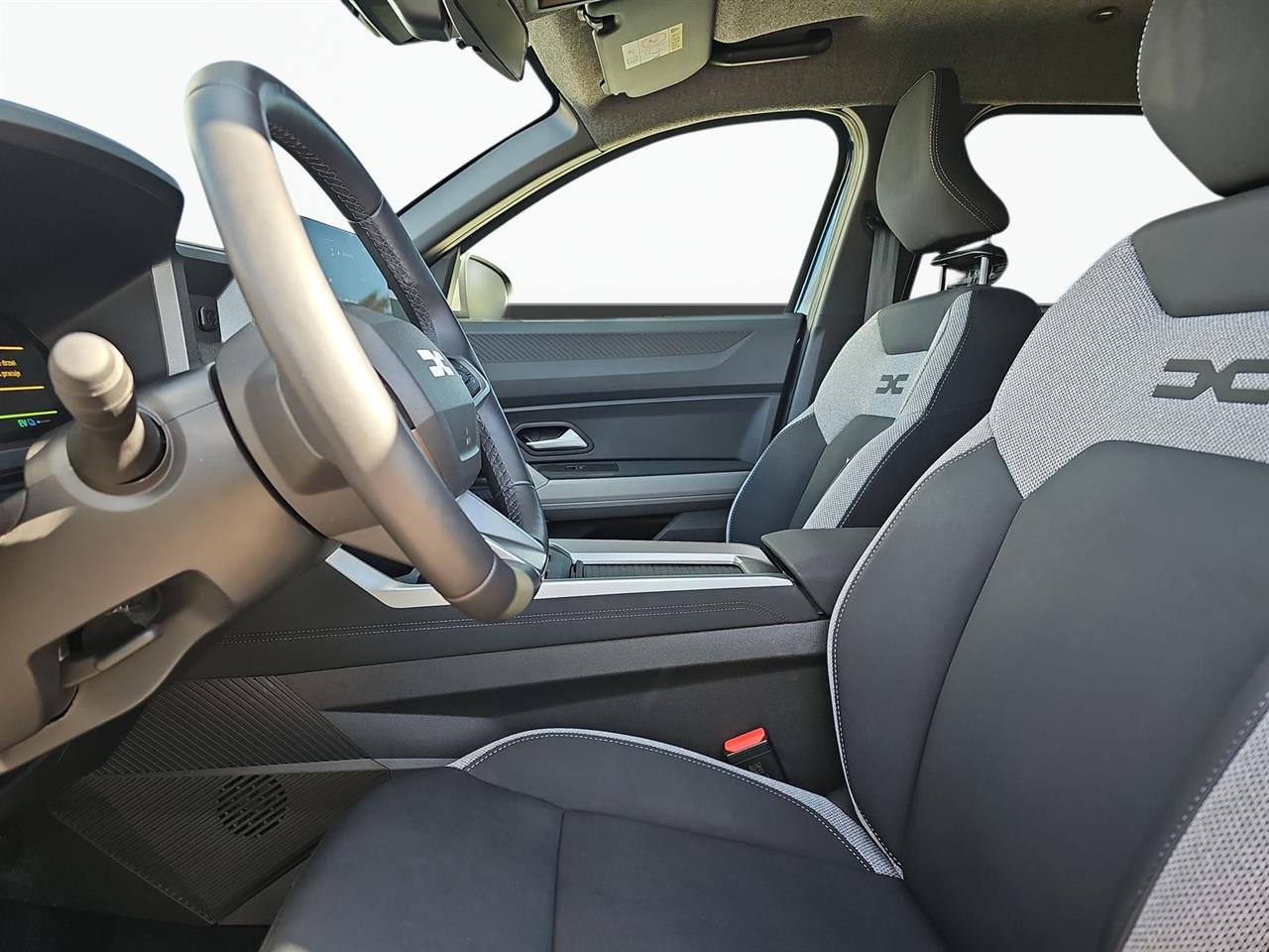 Dacia BIGSTER Bigster 1.8 Full Hybrid 155 Journey MMT 2025