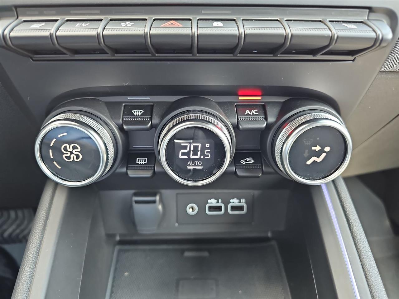 Renault CLIO Clio 1.6 E-TECH Full Hybrid 145 Techno 2025