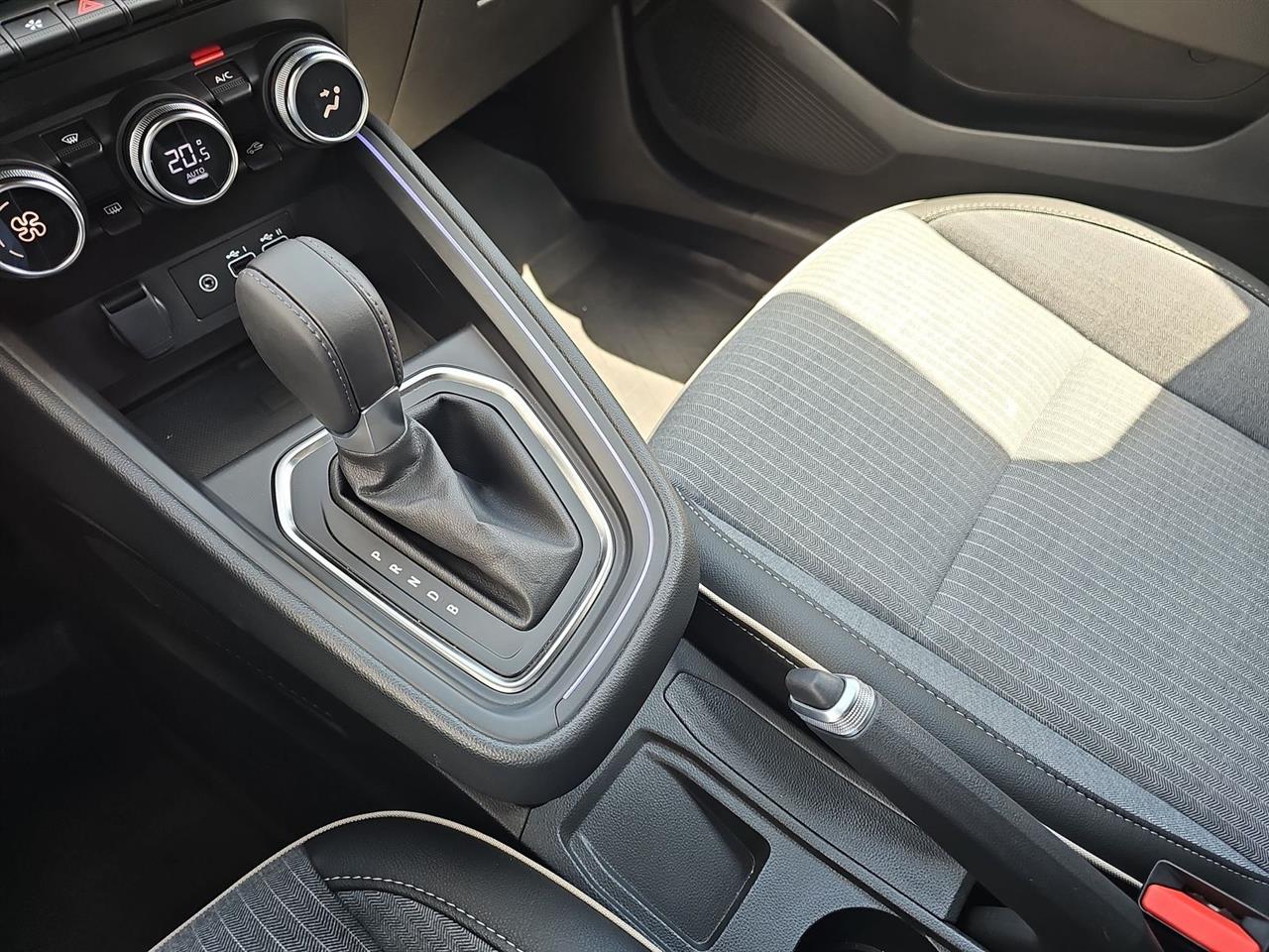 Renault CLIO Clio 1.6 E-TECH Full Hybrid 145 Techno 2025