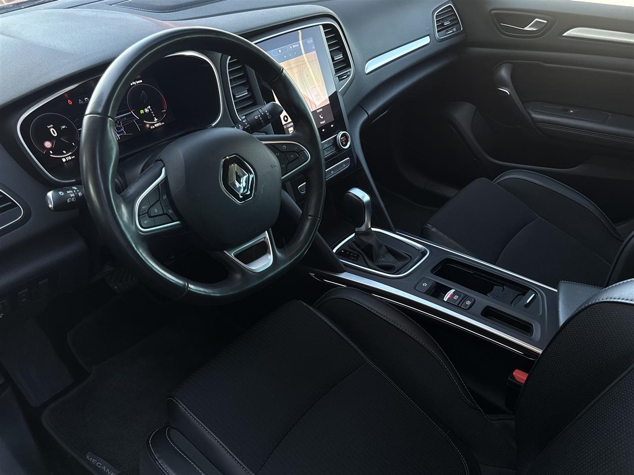 Renault MEGANE Megane 1.3 TCe FAP Techno EDC 2022