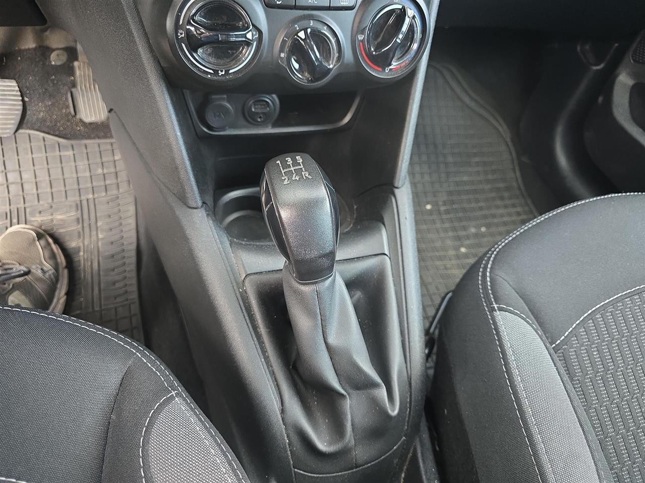Peugeot 208 208 1.6 BlueHDi Active 2016
