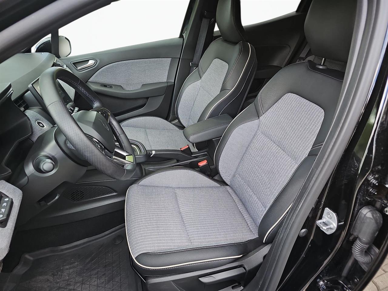 Renault CLIO Clio 1.6 E-TECH Full Hybrid 145 Techno 2025