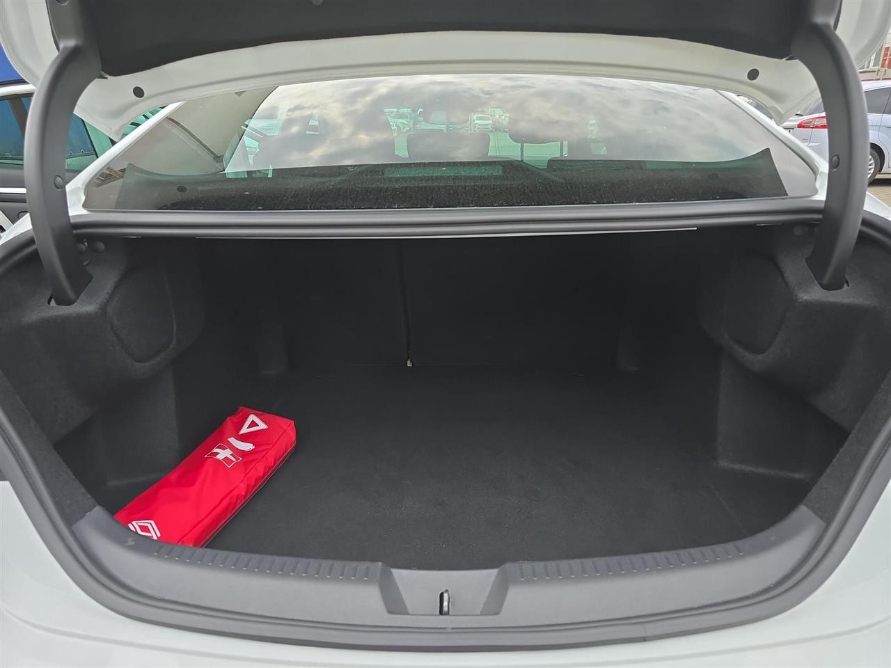Renault MEGANE Megane 1.3 TCe Techno EDC 2024