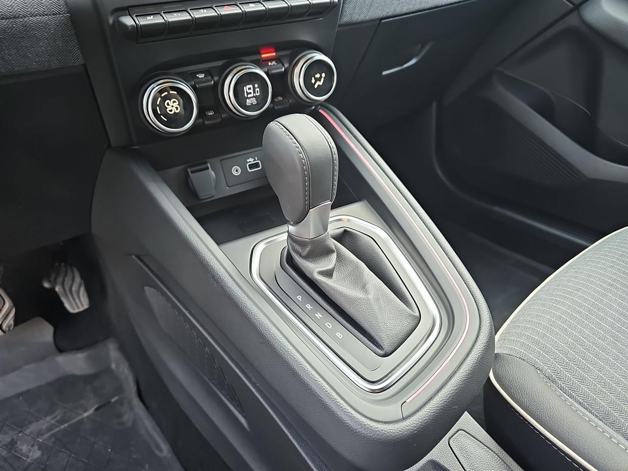 Renault CLIO Clio 1.6 E-TECH Full Hybrid 145 Techno 2025