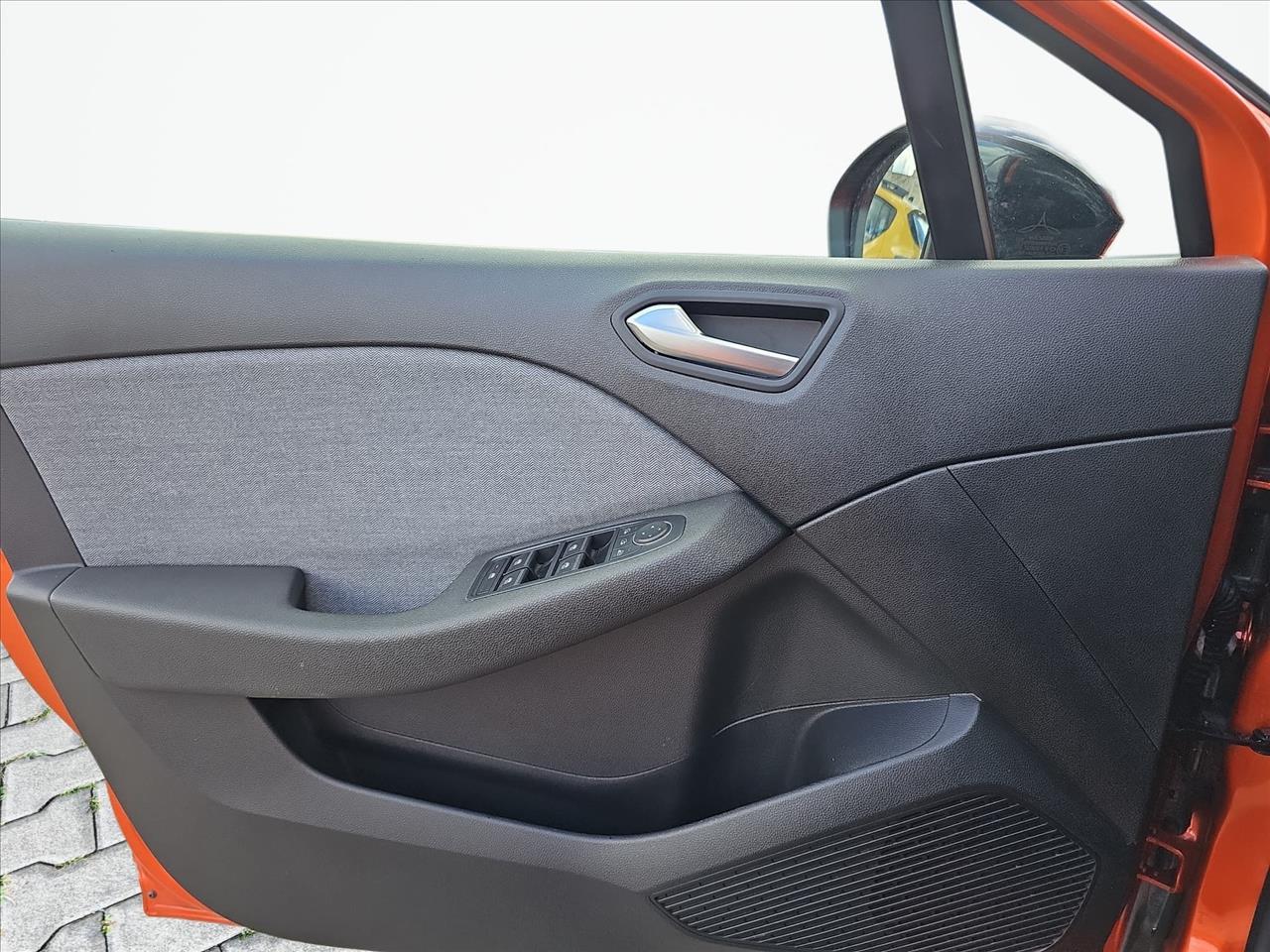 Renault CLIO Clio 1.0 TCe Techno 2024