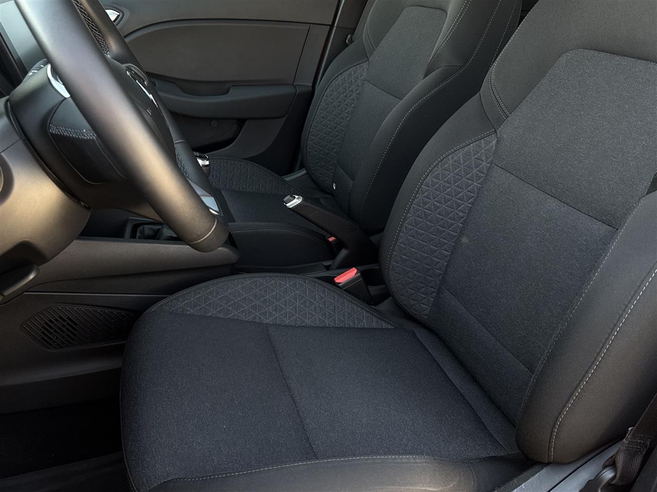 Renault CLIO Clio 1.0 TCe Equilibre 2023