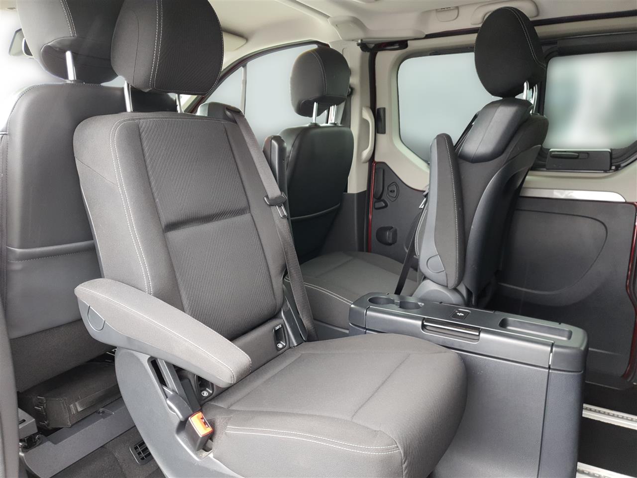 Renault TRAFIC SPACECLASS Trafic Grand SpaceClass 2.0 dCi Escapade EDC 2023