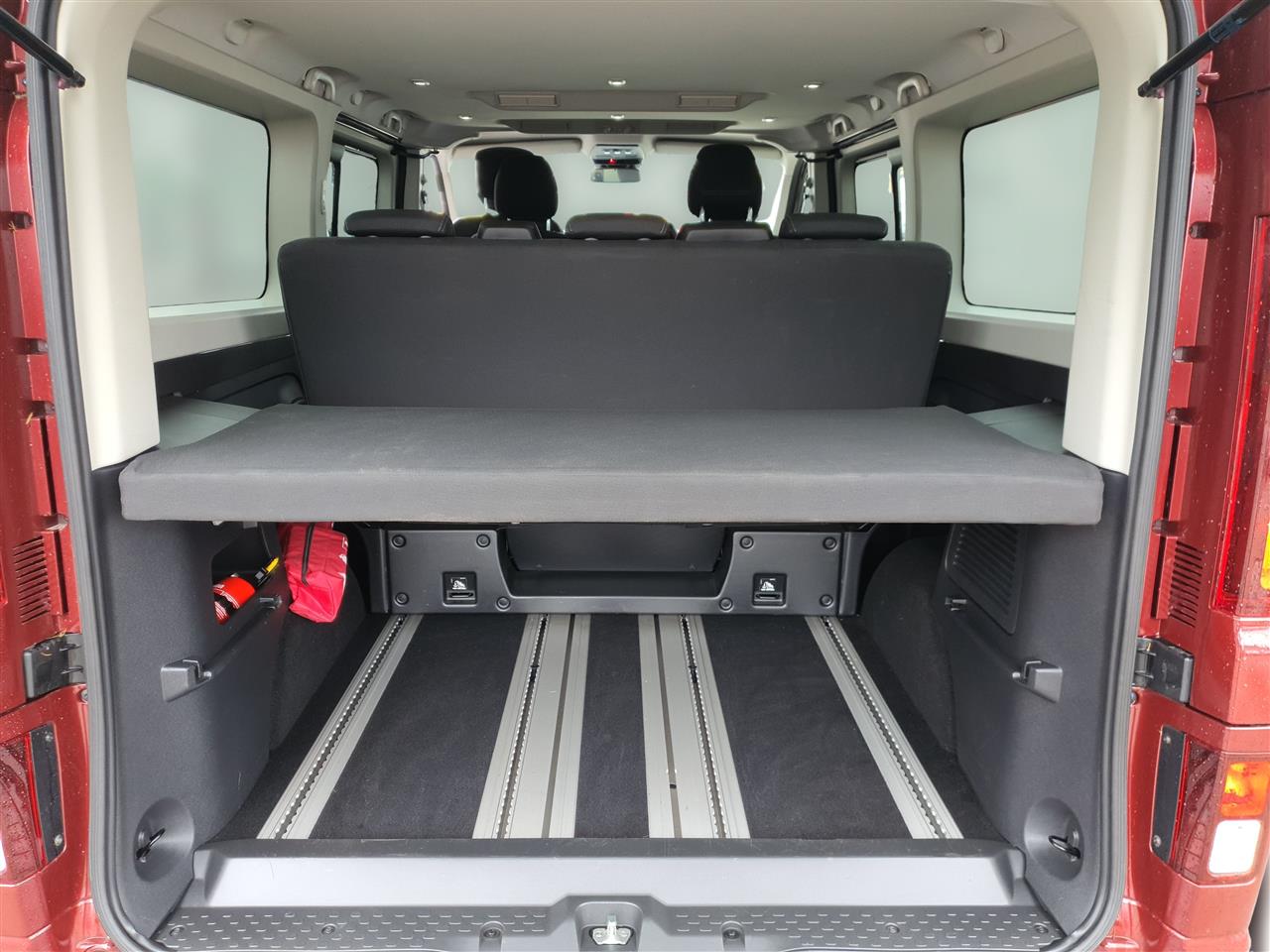 Renault TRAFIC SPACECLASS Trafic Grand SpaceClass 2.0 dCi Escapade EDC 2023