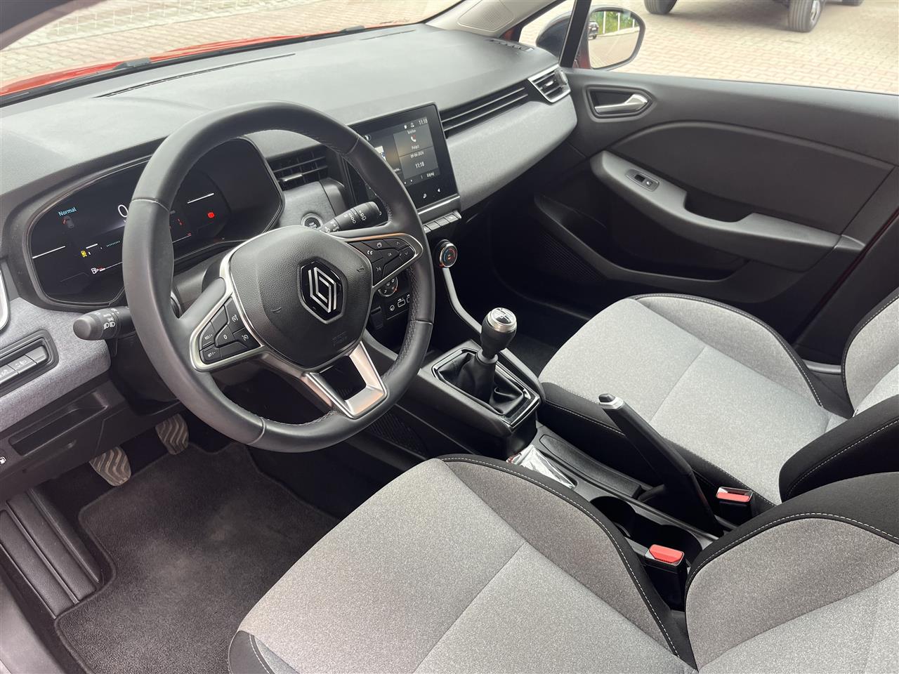 Renault CLIO Clio 1.0 TCe Evolution LPG 2024