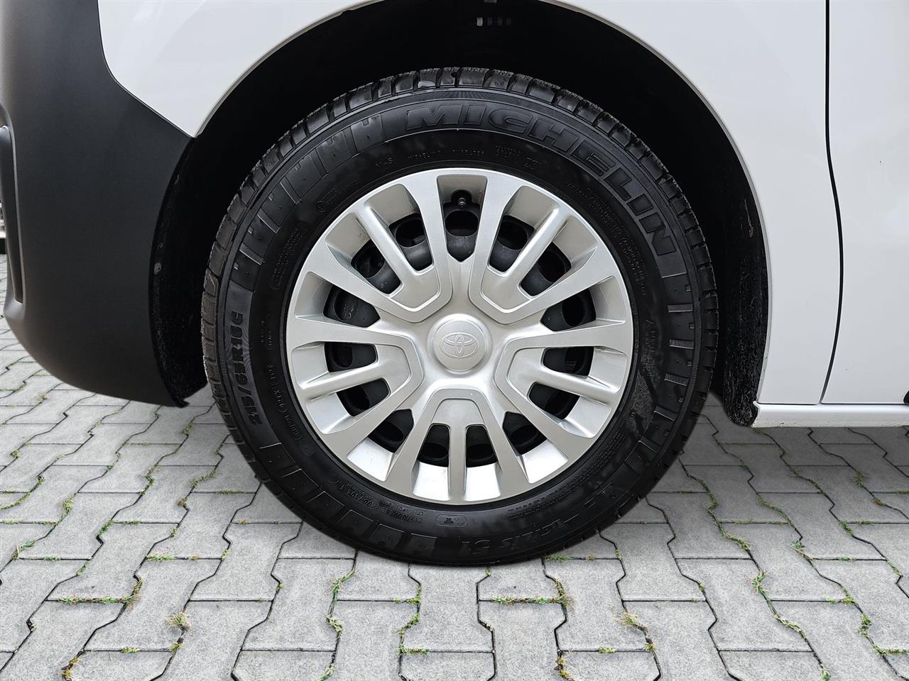 Toyota PROACE Proace 2.0 D-4D Medium 2,7t Active (bryg.) 2024