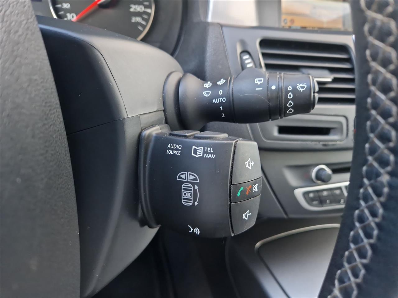 Renault LAGUNA Laguna 1.5 dCi Expression ESM 2012
