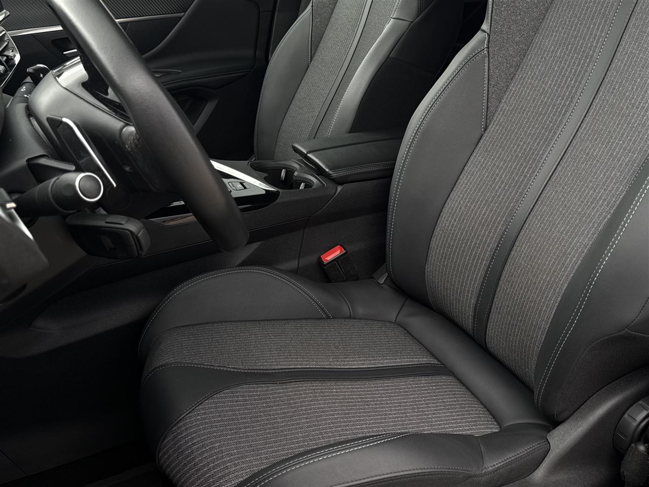 Peugeot 3008 3008 1.2 PureTech Allure Pack S&S EAT8 2022