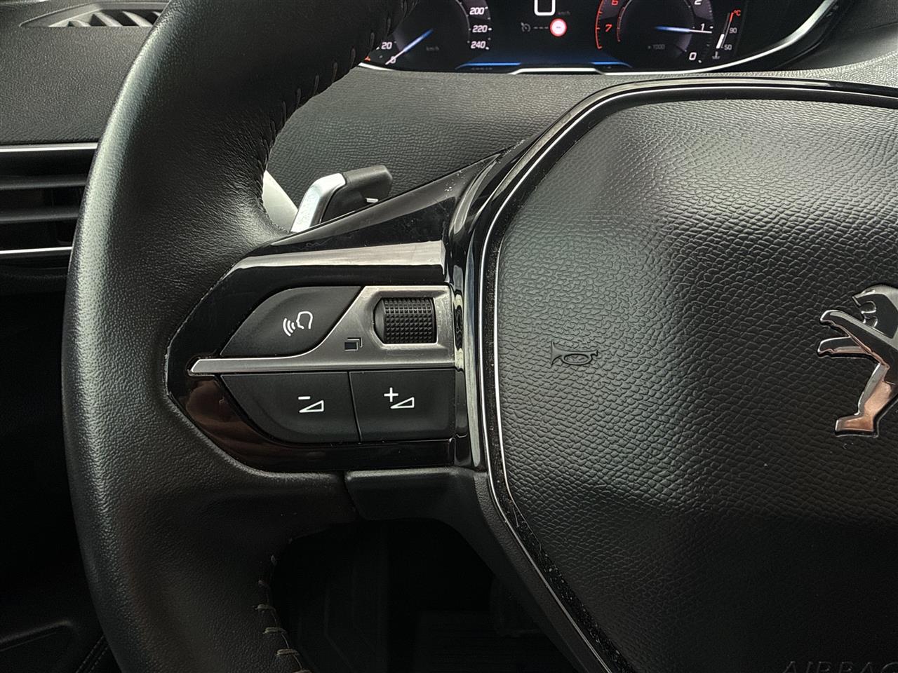 Peugeot 3008 3008 1.2 PureTech Allure Pack S&S EAT8 2022