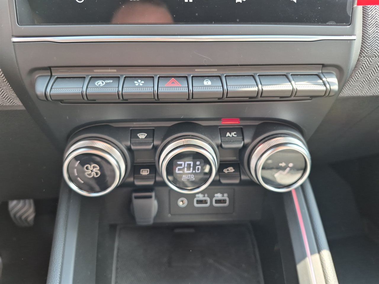 Renault CLIO Clio 1.0 TCe Techno LPG 2025