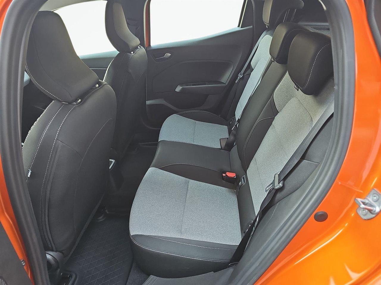 Renault CLIO Clio 1.0 TCe Evolution LPG 2024
