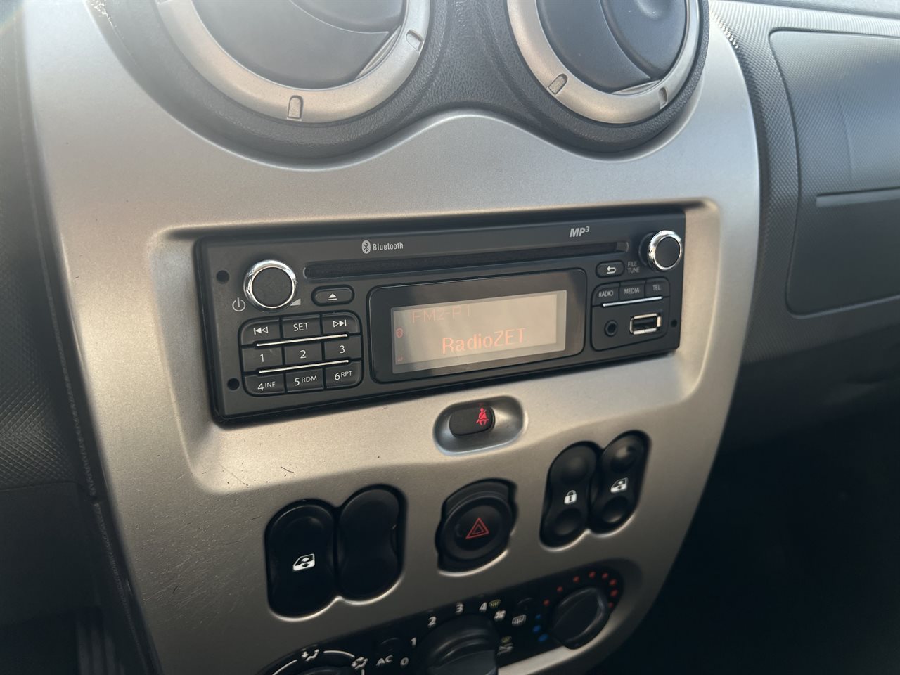 Dacia DUSTER Duster 1.6 Laureate 2013