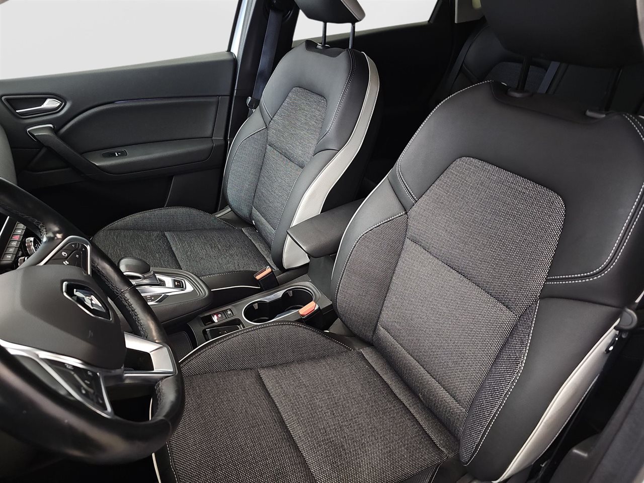 Renault CAPTUR Captur 1.6 E-TECH Plug-In Intens 2021