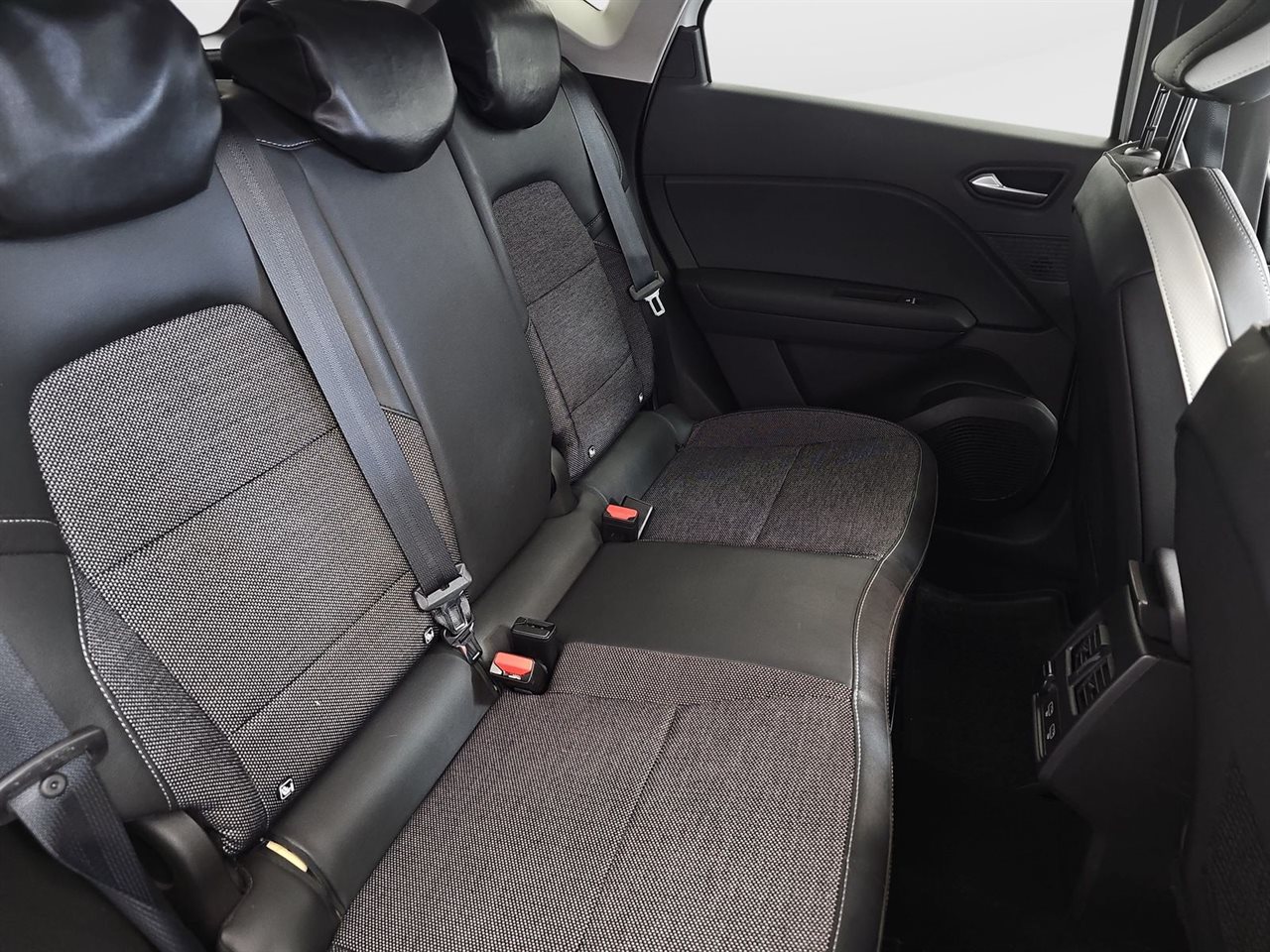 Renault CAPTUR Captur 1.6 E-TECH Plug-In Intens 2021