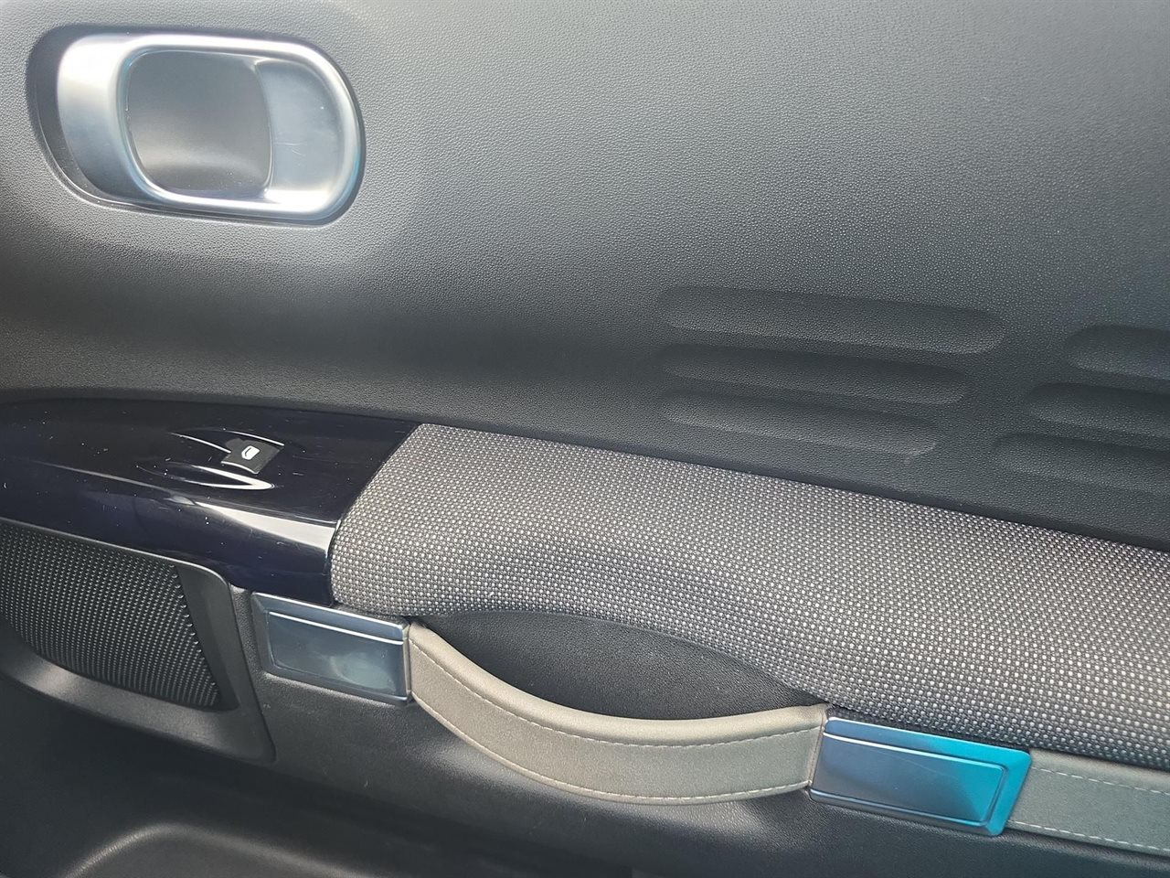 Citroen C4 CACTUS C4 Cactus 1.6 Blue HDi Feel 2014