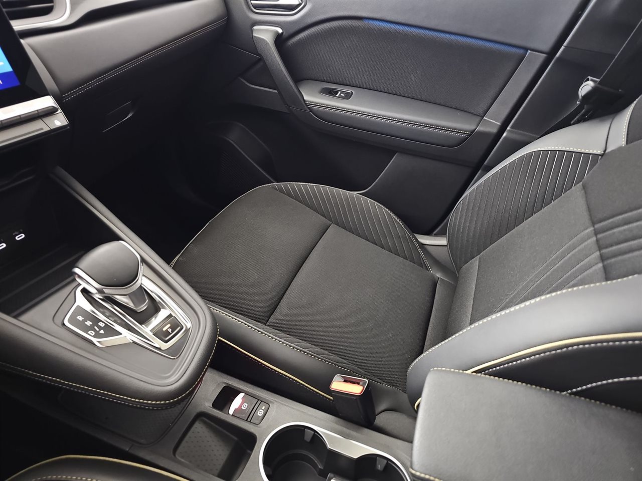 Renault SYMBIOZ Symbioz 1.6 E-Tech Full Hybrid 145 Iconic 2025