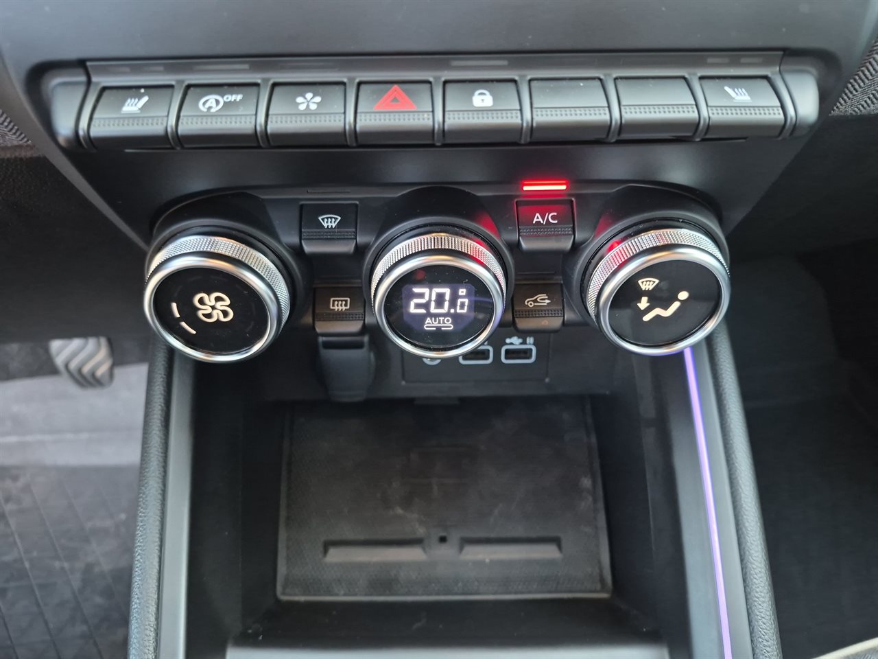 Renault CLIO Clio 1.0 TCe Techno LPG 2025